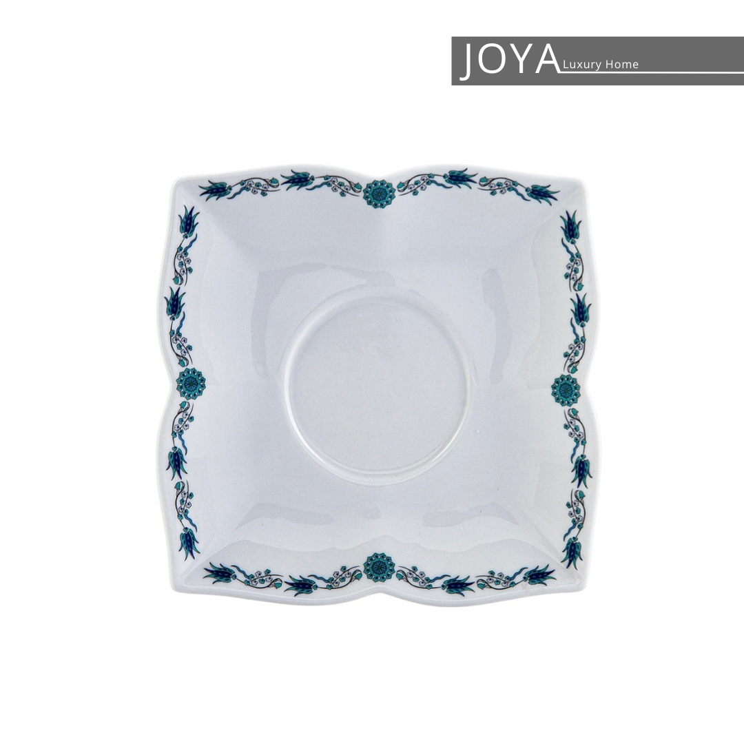 Iznik Porcelaine Fine service petit déjeuner 32 pièces pour 6 personnes. 153.03.07.8717