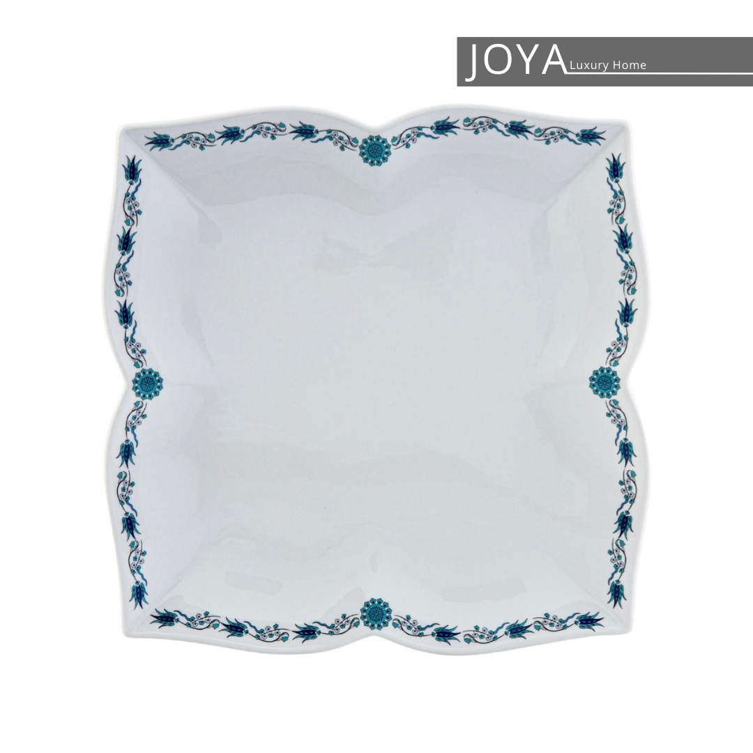Iznik Porcelaine Fine service petit déjeuner 32 pièces pour 6 personnes. 153.03.07.8717