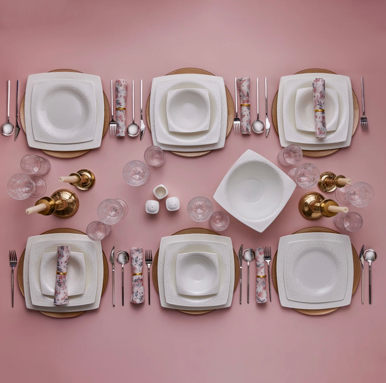 Roma Porcelaine Perle Fine Service de table 58 pièces pour 12 personnes. 153.09.01.1971