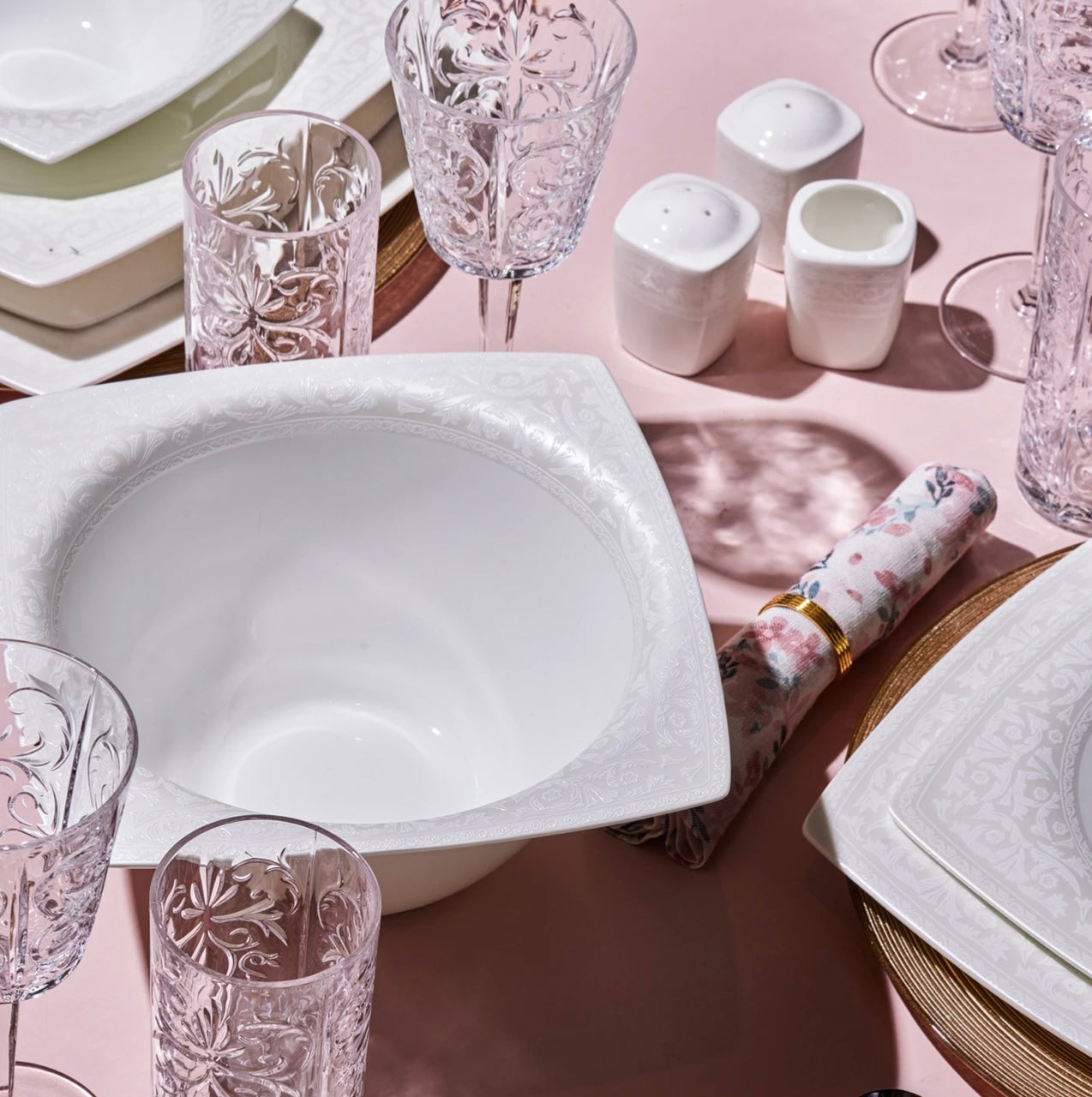 Roma Porcelaine Perle Fine Service de table 58 pièces pour 12 personnes. 153.09.01.1971