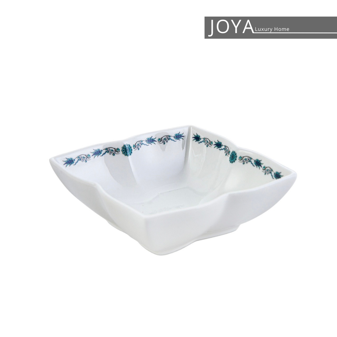 Iznik Porcelaine Fine service petit déjeuner 32 pièces pour 6 personnes. 153.03.07.8717