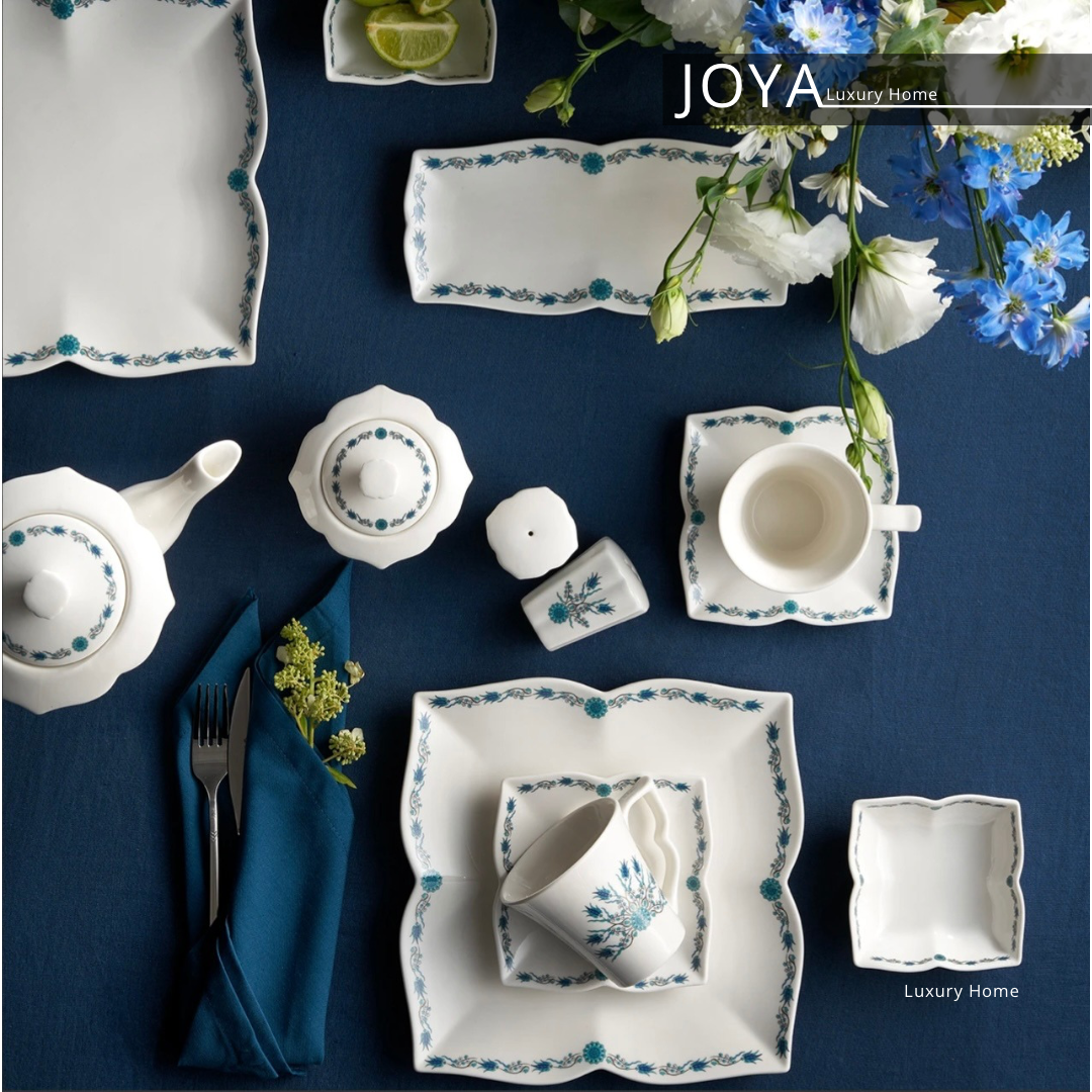 Iznik Porcelaine Fine service petit déjeuner 32 pièces pour 6 personnes. 153.03.07.8717